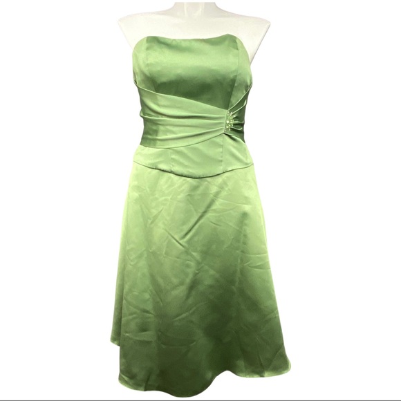 Alfred Angelo Dresses & Skirts - Alfred Angelo formal satin dress clover color 2 piece strapless